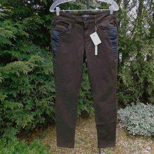 Level 99 Stretch Skinny Jeans in Stallion Wash  NWT